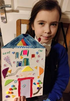 Brilliant Brainz reader Maya (8) with her completed art project